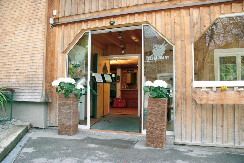 בורסרברג Hotel Gasthaus Schaefle מראה חיצוני תמונה